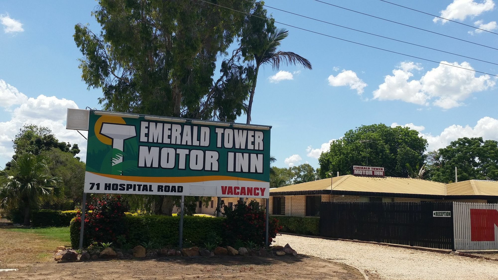 Emerald Tower Motor Inn Eksteriør billede